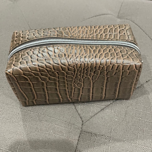 Michael Kors sunglasses case an microfiber cleaner